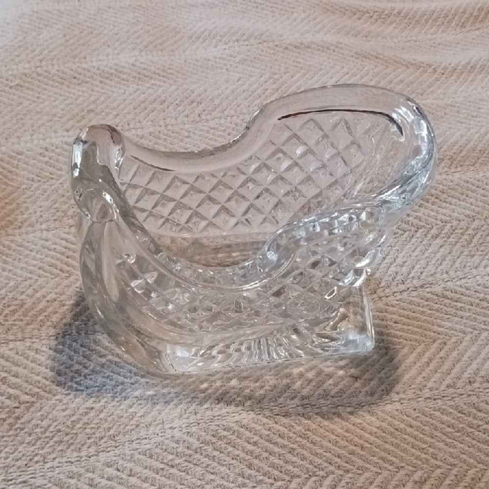 Elegant Clear Glass Holiday Sleigh Decor